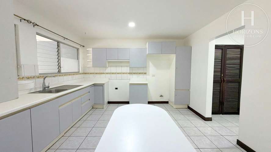 Se Vende Casa en Residencial El Pinar, San Pedro de Montes de Oca 3 Habitaciones más Oficina nja1418sb - Imagen 8