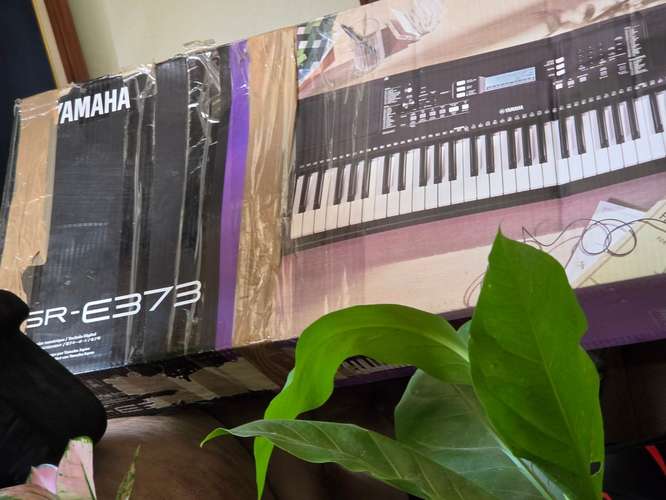 Teclado Yamaha, SR-E373