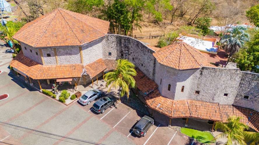 FOR SALE – Commercial Property with Vacation Rental Potential | Playa Hermosa, Guanacaste - Imagen 2