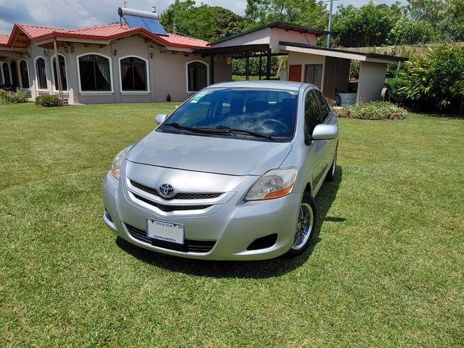 SE VENDE TOYOTA YARIS 2007 EN EXCELENTE ESTADO