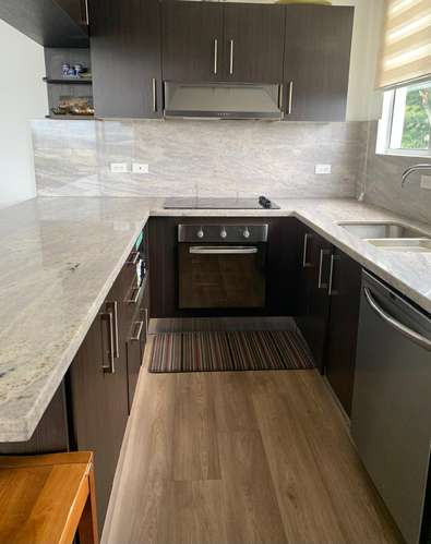 Apartamento a la par de Montana Escazu y Vista a San Jose . Incluye rooftop en ultimo piso.