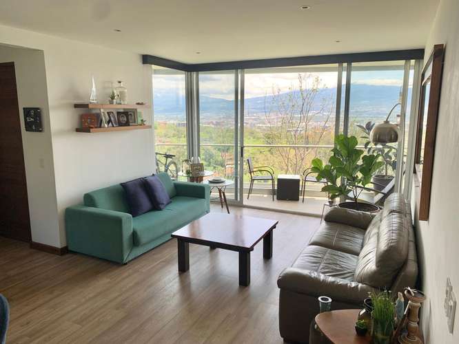 Apartamento a la par de Montana Escazu y Vista a San Jose . Incluye rooftop en ultimo piso.