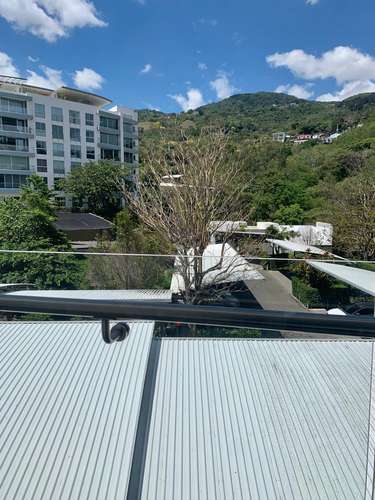Apartamento a la par de Montana Escazu y Vista a San Jose . Incluye rooftop en ultimo piso.