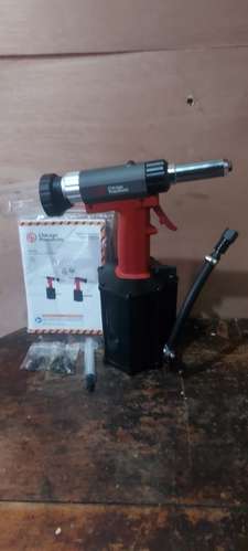 Remachadora Hidroneumática Chicago Pneumatic modelo CP9887 