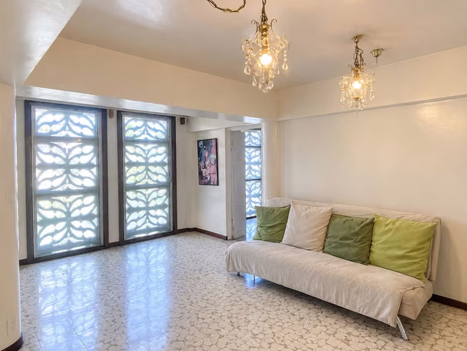 Se alquila apartamento en Barrio Amón
