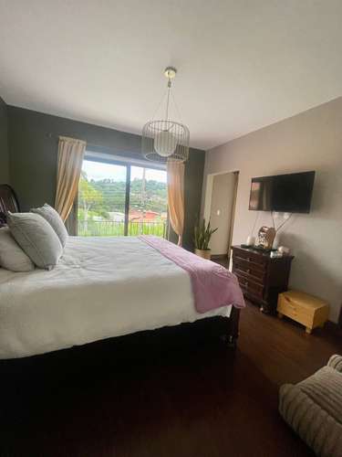 Preciosa casa en condominio pequeño en La Itaba  - Imagen 8