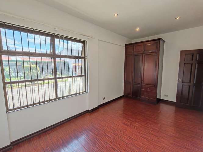 Se vende apartamento de 1 planta en San Rafael de Escazú. - Imagen 12