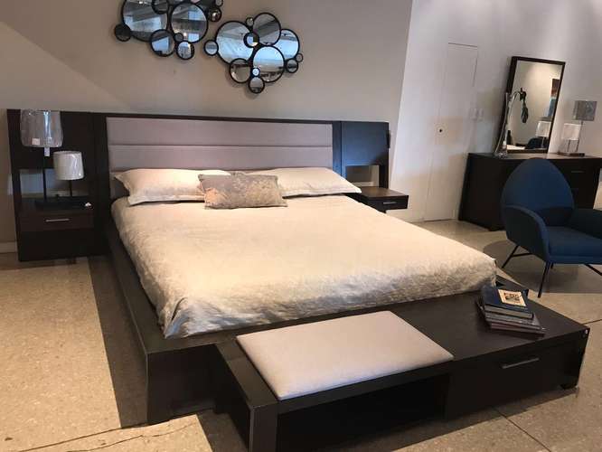 Cama King con colchón de lujo