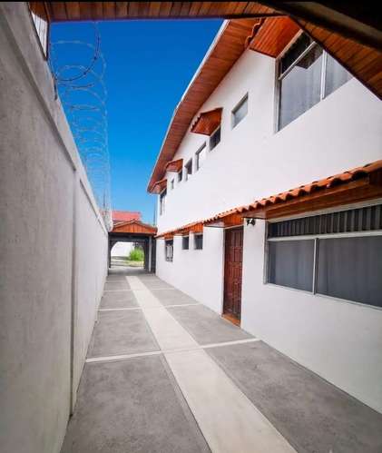 Venta de propiedad en San Pedro. 2 casas y 2 Apartamentos a tan solo 200m de la UCR - Imagen 1