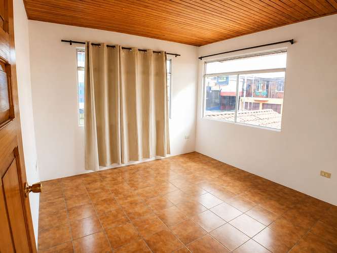 Venta de propiedad en San Pedro. 2 casas y 2 Apartamentos a tan solo 200m de la UCR - Imagen 8