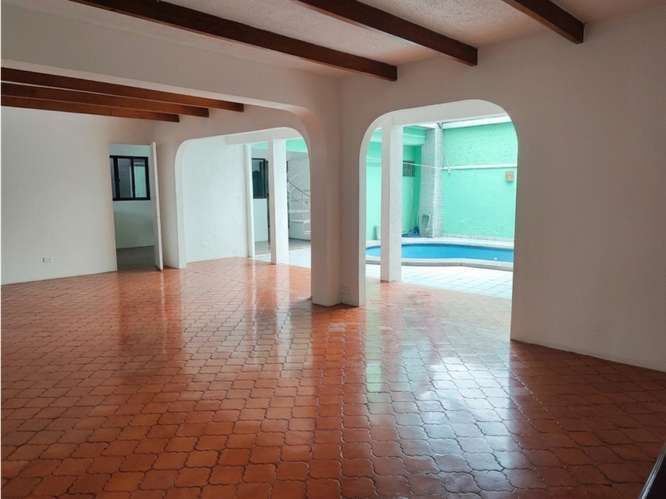 Amplia casa en alquiler en Rohrmoser | 3 hab y piscina interior