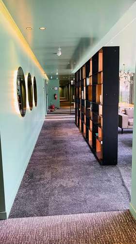 Apartamento con Doble A/C, FULL Amueblado, Balcón y Parqueo techado - Imagen 10