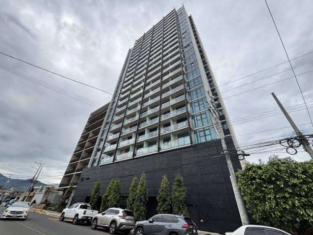 Apartamento con Doble A/C, FULL Amueblado, Balcón y Parqueo techado - Imagen 12