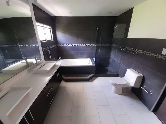  Venta de casa grande en condominio exclusivo # 268A  - Imagen 17