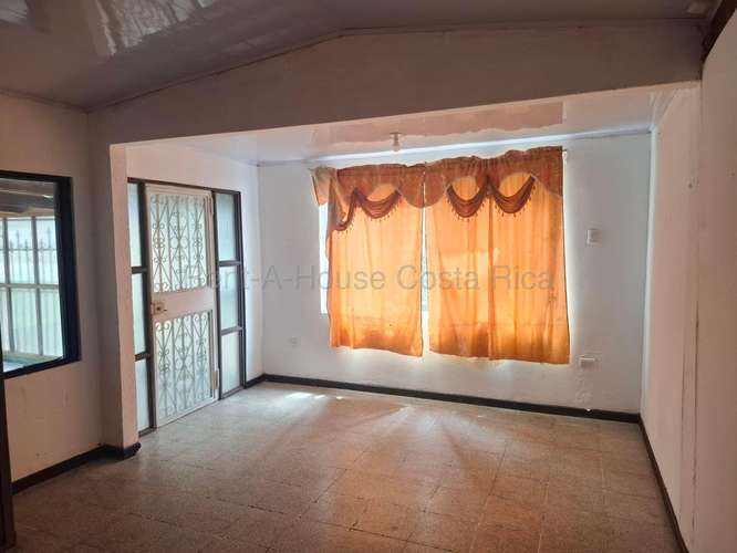 Venta de Casa en Ipís de Guadalupe con Posibilidad de Cochera #27-894 GS - Imagen 4