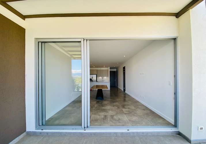 Venta de Apartamento de lujo en Condominio exclusivo Seguro. Guachipelín Norte # 4 - Imagen 4