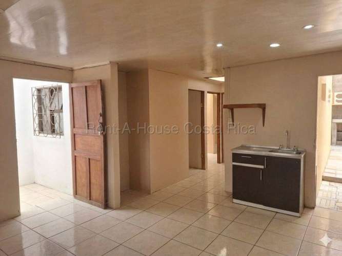 Venta de Casa de 1 Piso en Hatillo 2 con 4 Habitaciones #27-777 GS
