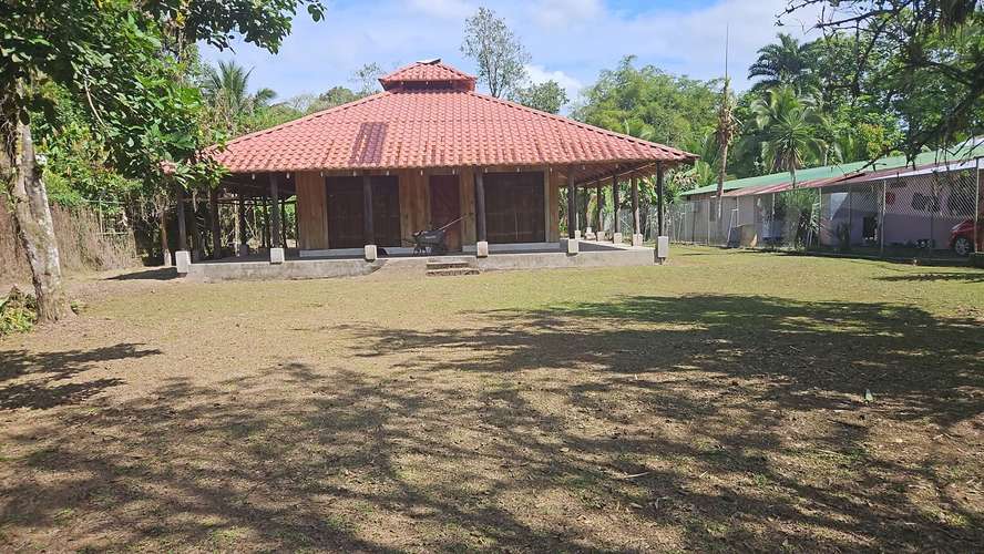 Venta de casa de 2.368 m², en las Horquetas