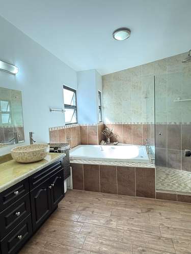 Venta de casa en Santa Ana, San José con piscina privada - Imagen 8