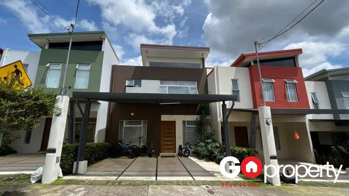 Venta de Casa Remodelada en Condominio Barlovento - Tres Ríos 6173