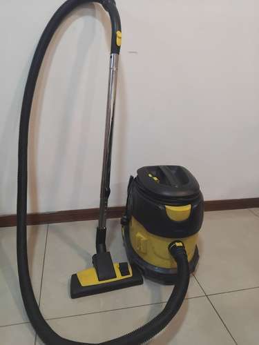 Aspiradora industrial para alfombras 