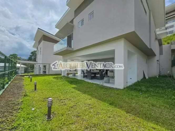 CONDO AMUEBLADO DE 305 M2 CON 546 M2 DE LOTE EN GUACHIPELIN ESCAZU - Imagen 3