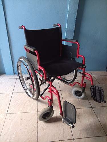 Silla de Ruedas Manual Plegable Drive Medical – Como Nueva
