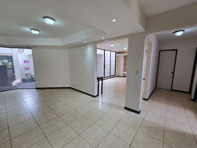 VENTA DE HERMOSA CASA EN MERCEDES NORTE, HEREDIA - Imagen 9