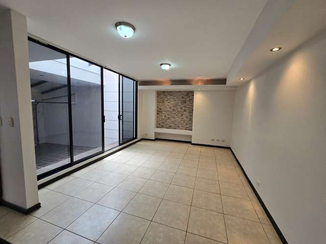 VENTA DE HERMOSA CASA EN MERCEDES NORTE, HEREDIA - Imagen 6