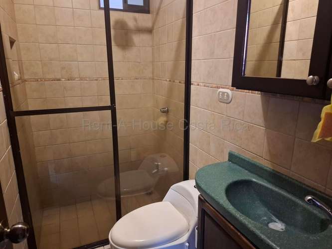 Venta de Casa en Mata de Plátano, Guadalupe, con Terraza y 2 Parqueos #27-482 GS - Imagen 7