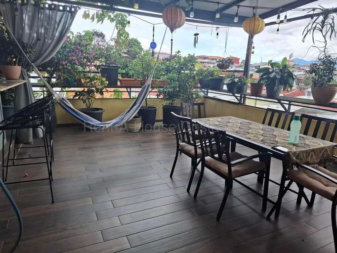 Venta de Casa en Mata de Plátano, Guadalupe, con Terraza y 2 Parqueos #27-482 GS - Imagen 9