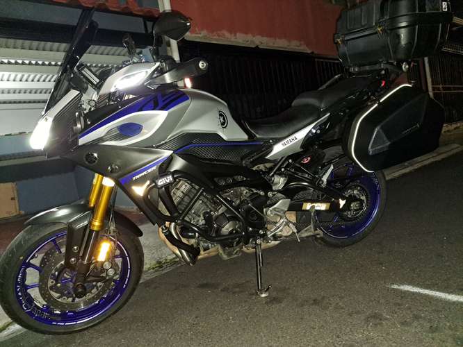 Fj 09 2016, unico dueño, con set de 3 maletas swmotech-givi, halogenos, protección de motor y otros accesorios. Negociable!