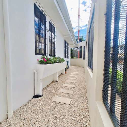 Alquiler de casa esquinera de una planta, Pavas  (100% remodelada) - Imagen 13