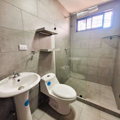 Alquiler de casa esquinera de una planta, Pavas  (100% remodelada) - Imagen 9