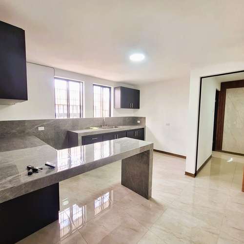 Alquiler de casa esquinera de una planta, Pavas  (100% remodelada) - Imagen 4