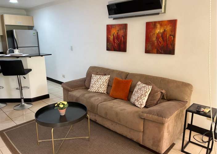 Apartamento amueblado en alquiler en Avalon Country Club, Santa Ana
