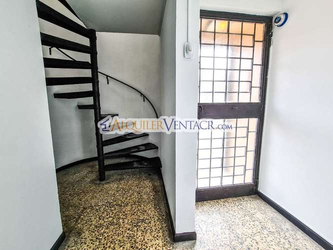 APARTAMENTO + BODEGA (CON USO SUELO ZMRC) EN SABANA SUR X TORRE UNIVERSAL - Imagen 3