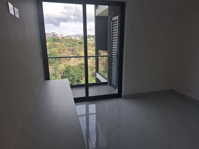 Apto con vista verde en piso alto/ Soho Paradisus/ Bodega/ 2 parqueos - Imagen 4