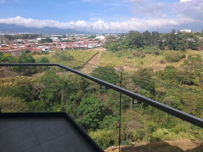 Apto con vista verde en piso alto/ Soho Paradisus/ Bodega/ 2 parqueos
