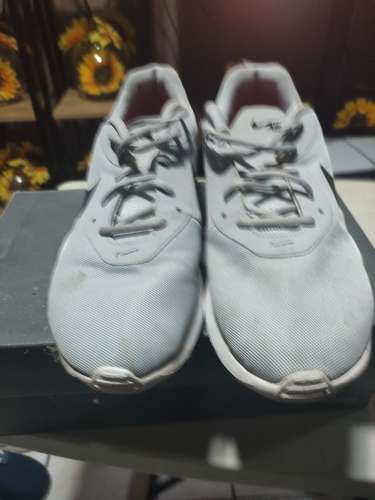4 pares de tennis todas en 50 mil, por viaje talla 42