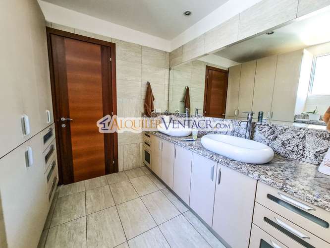 CONDO ESQUINERO AMUEBLADO DE 3 HABIT. EN BELLO HORIZONTE ESCAZU - Imagen 16