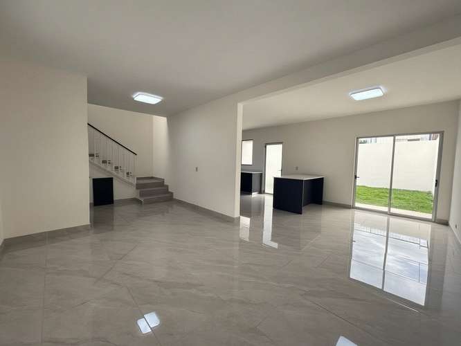 Venta de amplia casa a Estrenar En Condominio Ayarco 385 - Imagen 11