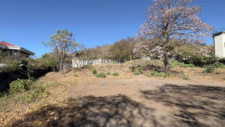 Lote exclusivo de 600 m² en Alto de las Palomas, Escazú: ¡Tu inversión ideal con seguridad 24 horas! - Imagen 8