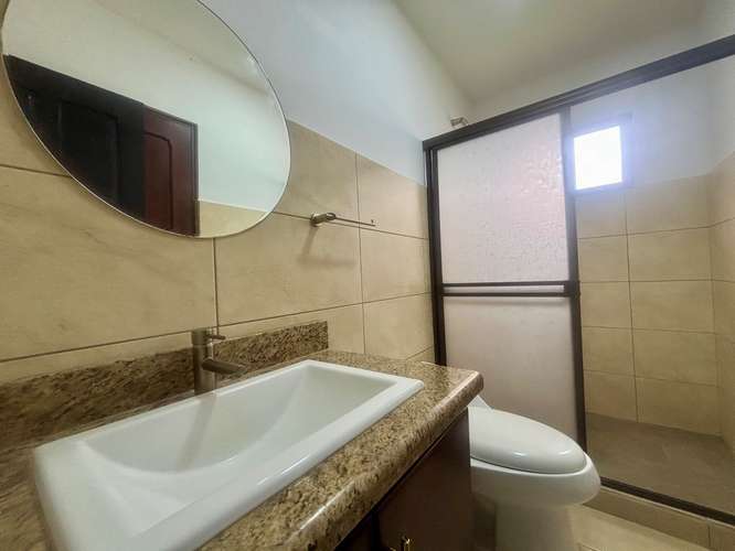 Hermosa casa de una planta, con agradables espacios, en Condominio Ubicado en Hacienda Los Reyes. - Imagen 7