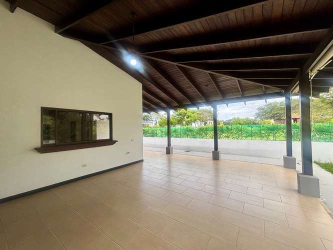 Hermosa casa de una planta, con agradables espacios, en Condominio Ubicado en Hacienda Los Reyes. - Imagen 14