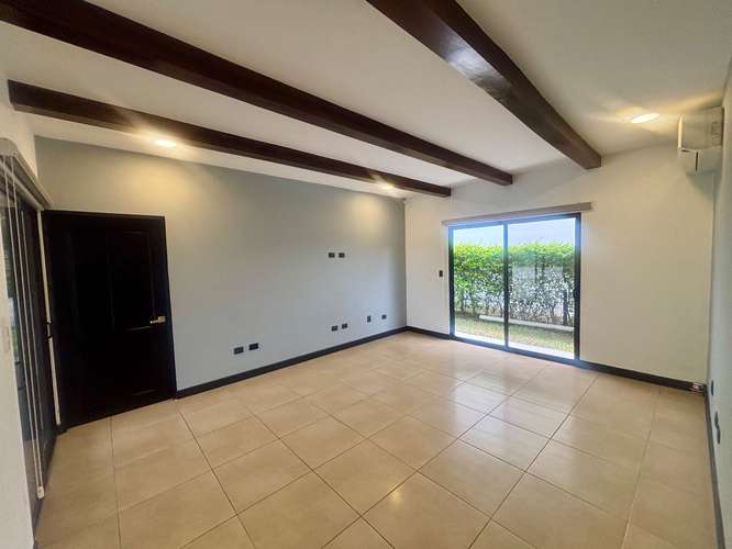 Hermosa casa de una planta, con agradables espacios, en Condominio Ubicado en Hacienda Los Reyes. - Imagen 12