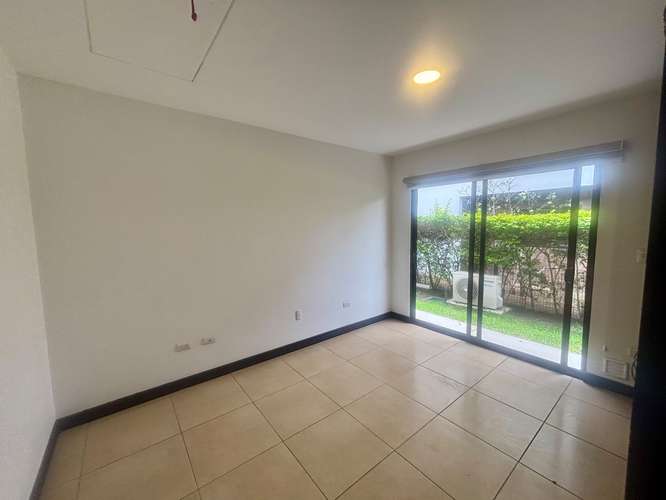 Hermosa casa de una planta, con agradables espacios, en Condominio Ubicado en Hacienda Los Reyes. - Imagen 10