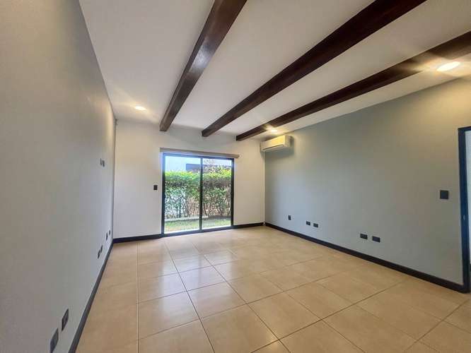 Hermosa casa de una planta, con agradables espacios, en Condominio Ubicado en Hacienda Los Reyes. - Imagen 11