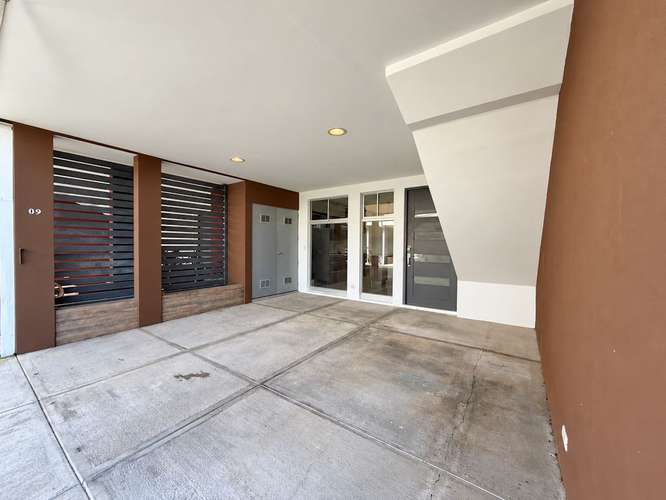 Remate Bancario! Casa de 3 Niveles en Condominio en Llorente de Tibás - Imagen 2
