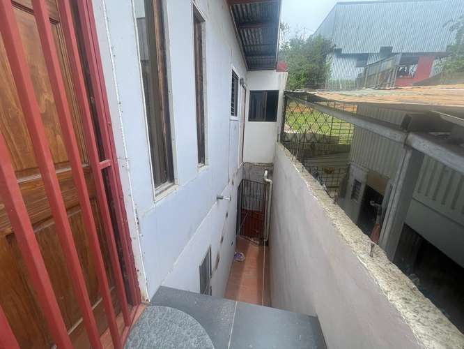 Venta de Propiedad Casa mas Apartamento Agua Caliente - Imagen 9